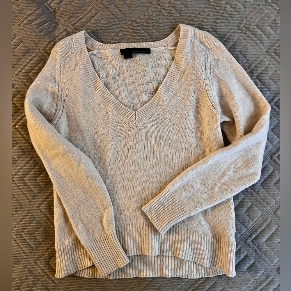 360 Cashmere Light Beige V-Neck Sweater